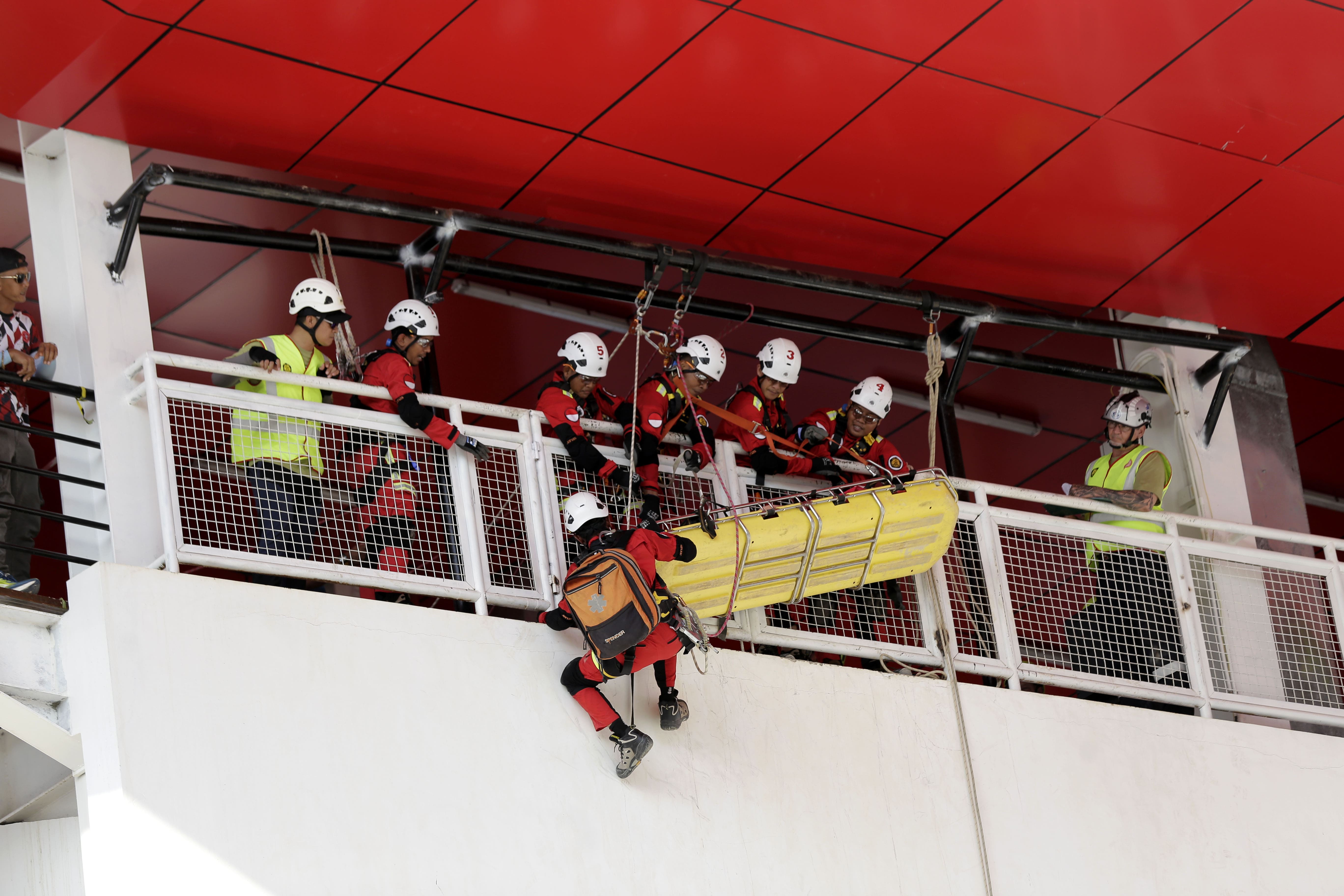 CHALLENGE 02: HIGH ANGLE RESCUE (HAR)